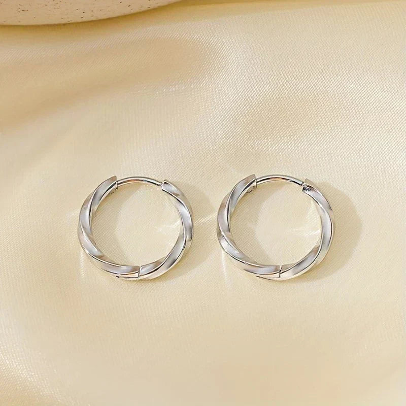 Boucles d'oreilles géométriques minimalistes