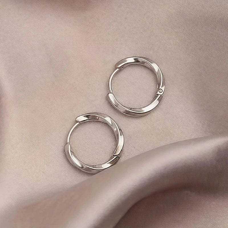 Boucles d'oreilles géométriques minimalistes