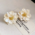 Boucles d'oreilles chic en acrylique blanc