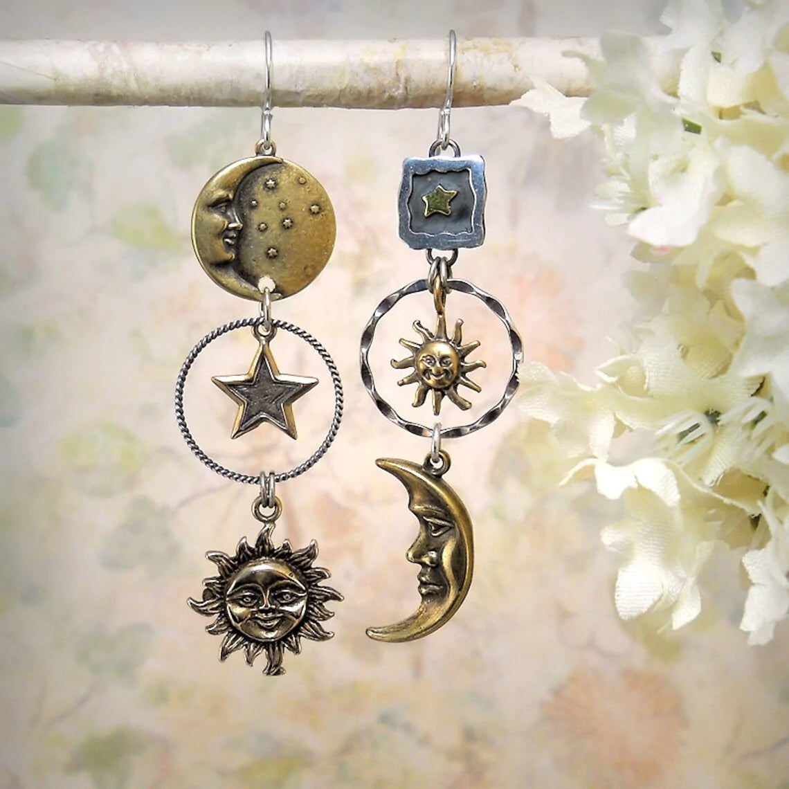 Boucles d'oreilles avec pendentif Soleil et Lune