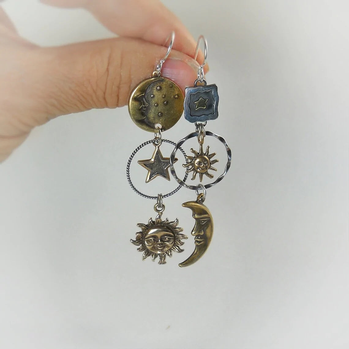 Boucles d'oreilles avec pendentif Soleil et Lune